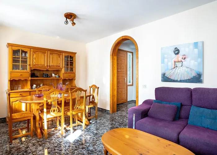 3 Bedroom Awesome Home In Abades